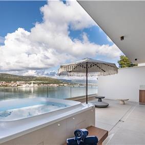 Selection of 5 bedroom seafront villas with pool on Ciovo near Trogir, sleeps 10